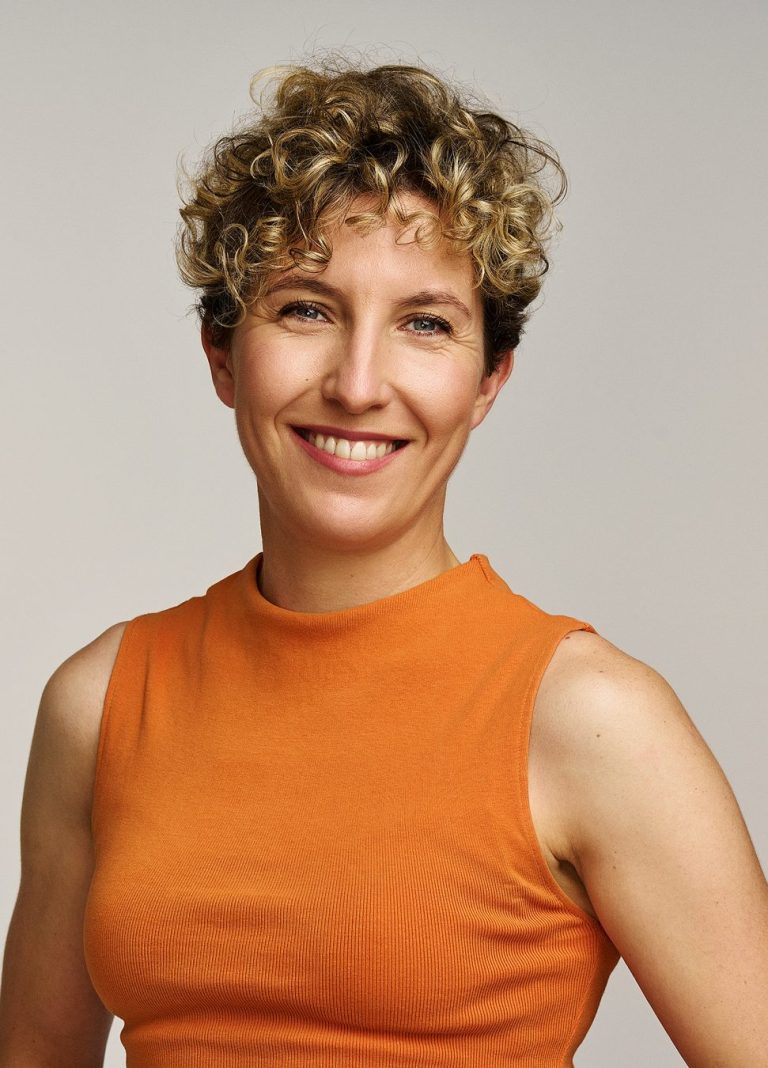 María Prendes actriz Fotografía medio cuerpo en blanco y negro de María Prendes